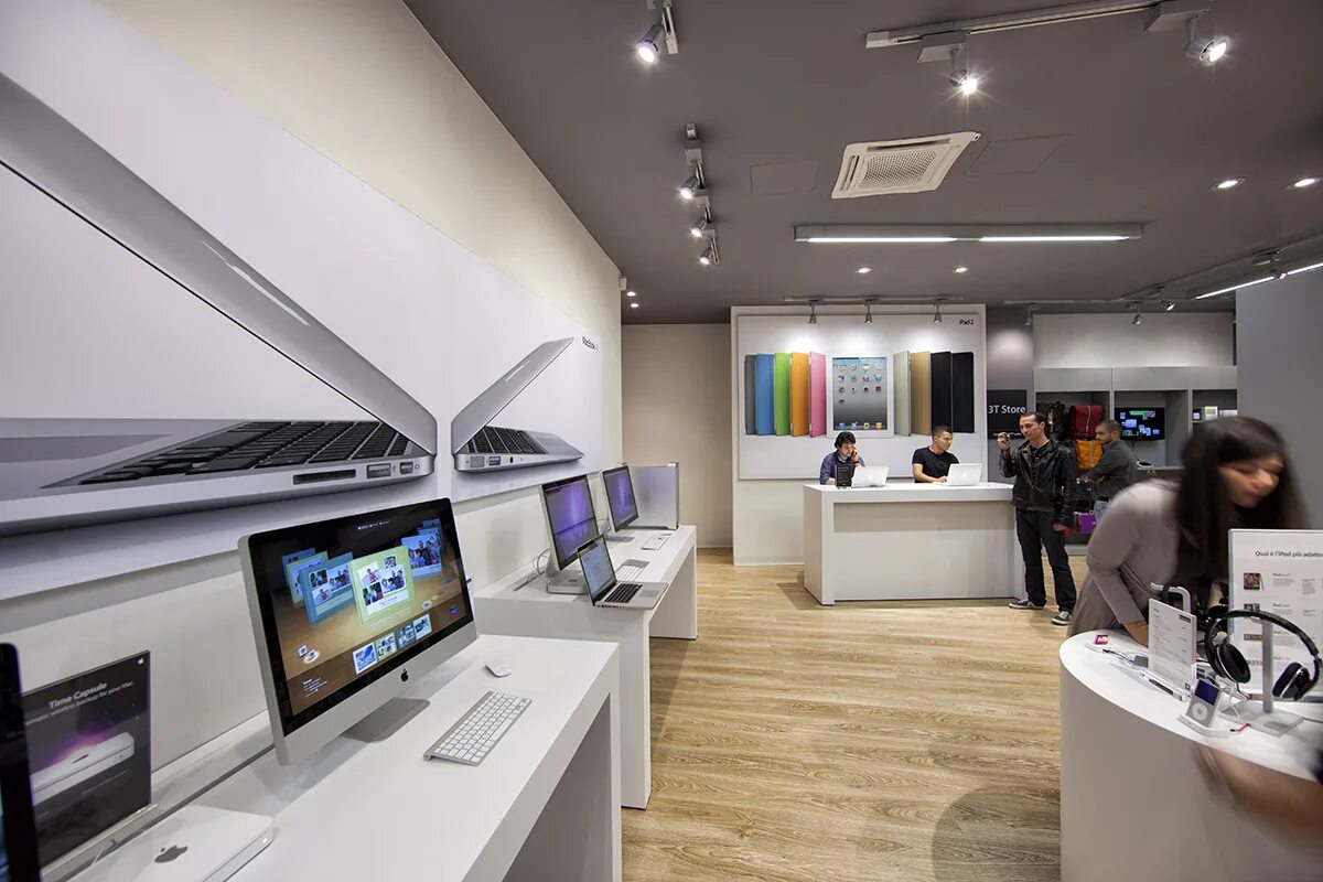 Apple store в россии. Эпл стор в айфоне. Apple Store 2021. Apple Store в Москве. Айфон магазин эпл.