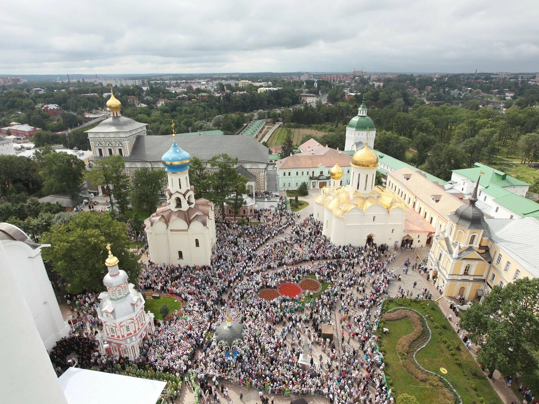 Свято радонежский монастырь. Троице-Сергиева Лавра Сергиев Посад. Лавра Сергия Радонежского в Сергиевом Посаде. Свято Троицкий монастырь Сергия Радонежского.