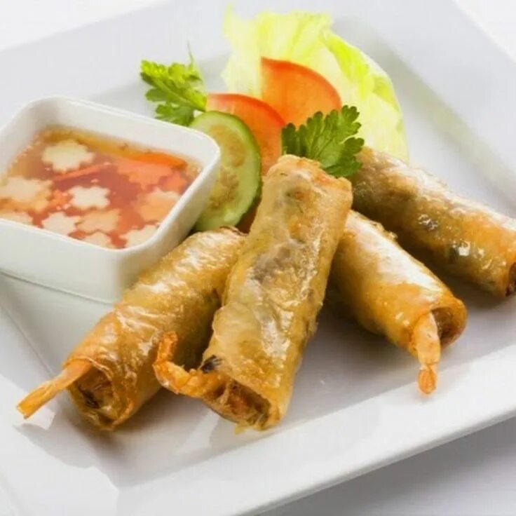 Im roll. Нэм вьетнамские. Спринг роллы во фритюре. Ngon спринг роллы. Спринг роллы.