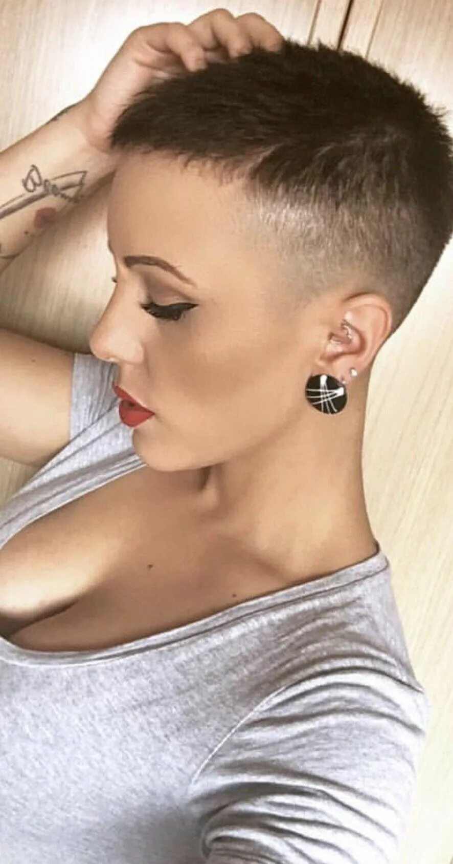 Pin by Kapsel voorbeelden en ideeën on Korte kapsels 13 Short fade haircut, Supe