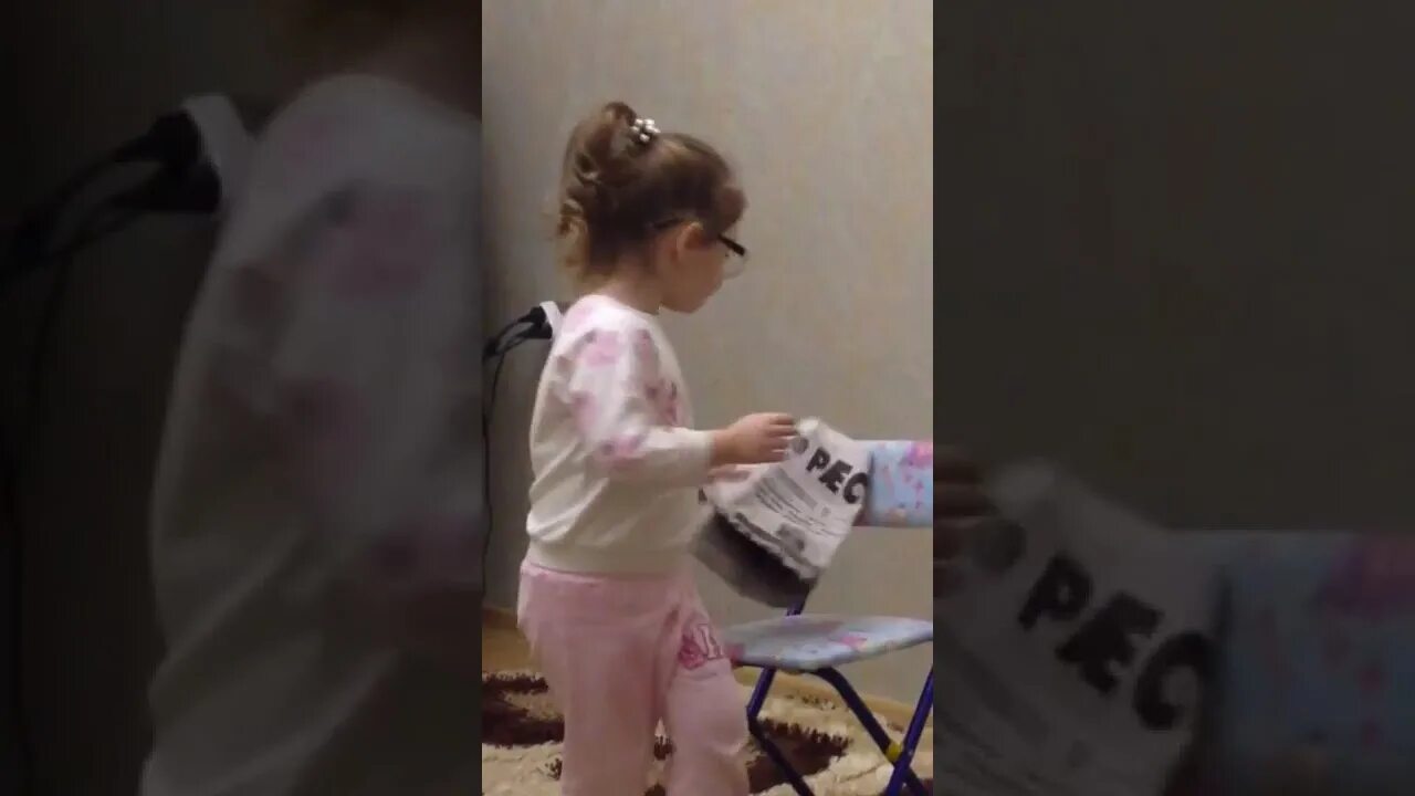 Балованным детям дают. Детские истерики. Дети с родителями балуются. Спагетти для детей. Капризный ребенок.