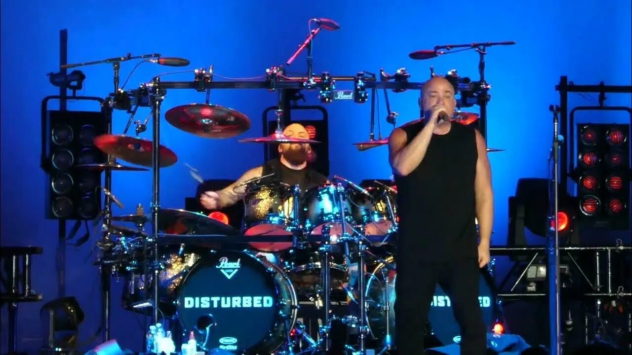 Disturbed видео. Disturbed indestructible альбом. дистурбед 2025 новый альбом. evanescence good enough disturbed indestructible клип. live.