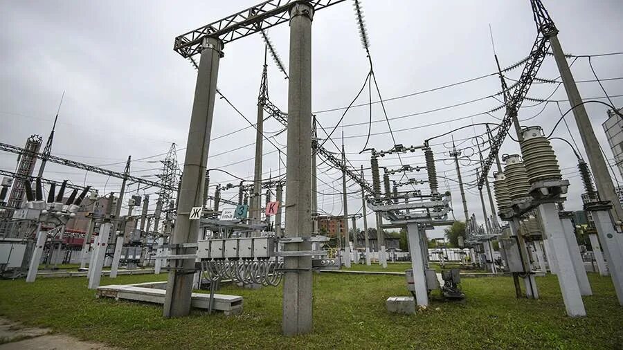 В чем отличие переменного тока от постоянного. График постоянного тока и переменного тока. Кабель сверхпроводящий 110 кв. Направление протекания электрического тока. Направление тока 8 класс физика.