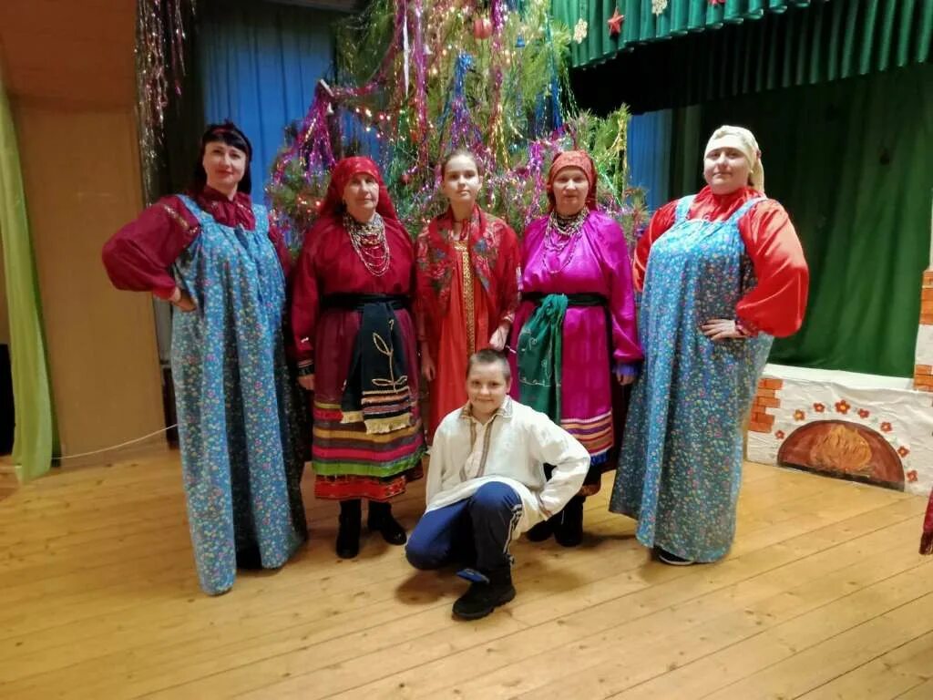 Гуляй на святки без оглядки святочные посиделки. Гуляй на святки без оглядки сценарий. Афиша гуляй на святки без оглядки. Гуляй на святки без оглядки святочные посиделки. Фольклорные посиделки.