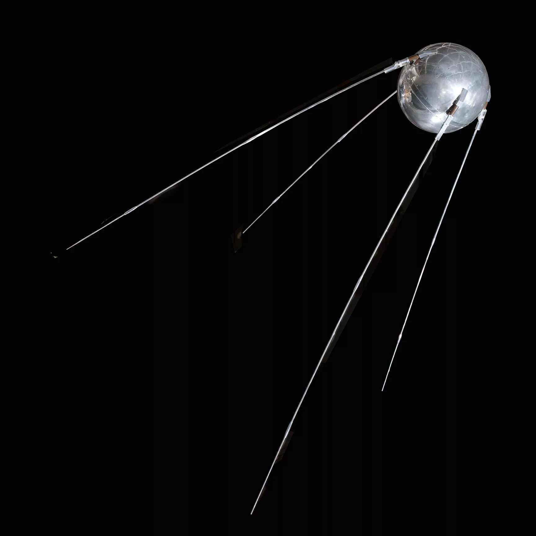 Фото первого искусственного спутника. Первый искусственный Спутник земли 1957. Спутник-1 искусственный Спутник. «ПС-1» («простейший Спутник-1»).. Спутник 1 первый искусственный Спутник земли.