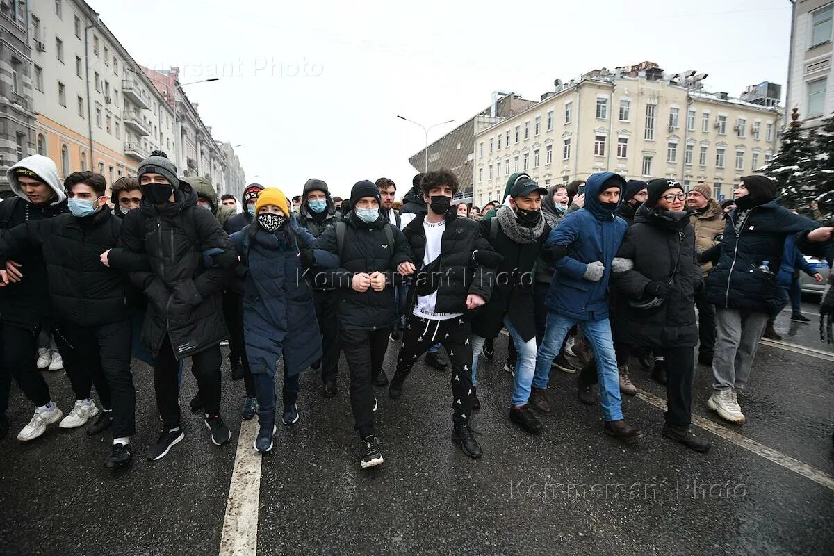 Митинг на Пушкинской площади. Цветной бульвар митинг. Беспорядки в Питере. Митинг в РФ Навальный.