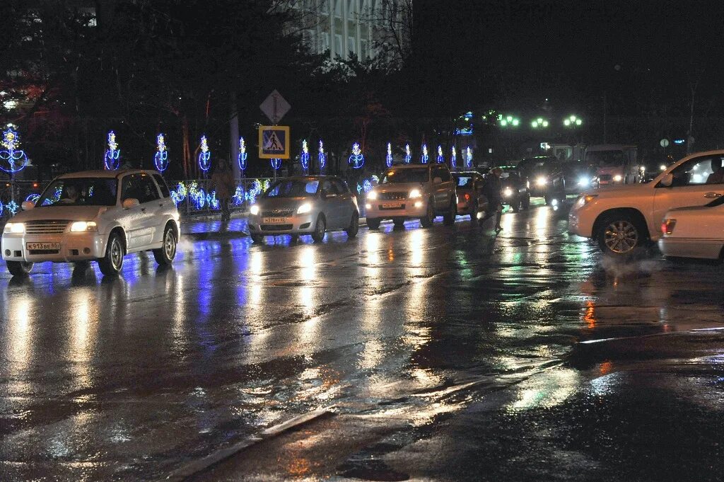 Южно сахалинск природа климат. Дождь южно сахалинска. Снегопад фото. Снег фото. Сахалин осадки.