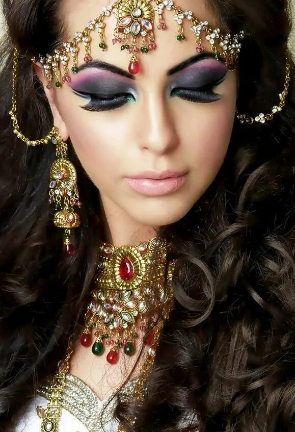 Макияж цыганки фото Pin on Make-Up
