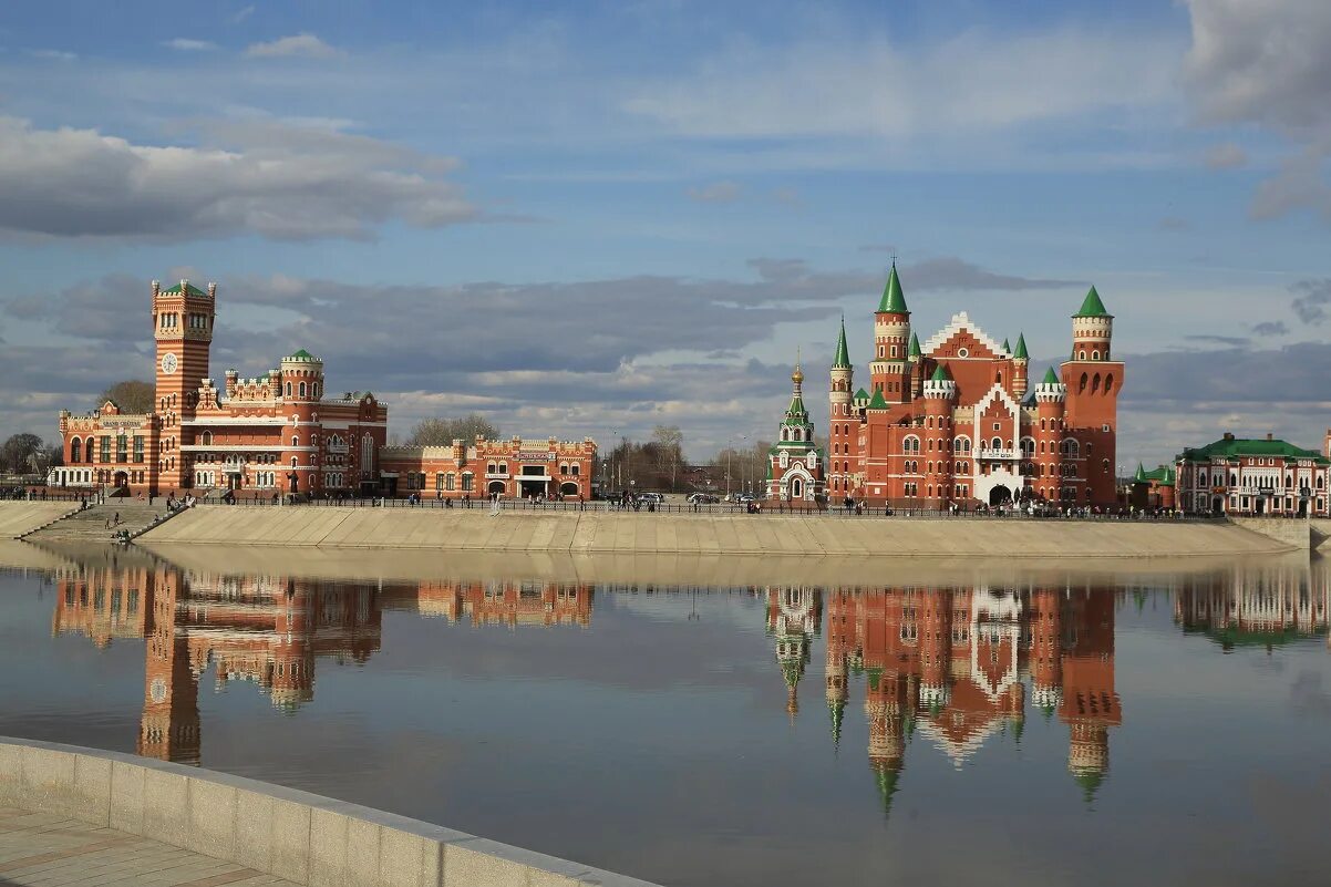 Городской сайт йошкар олы. Йошкар-Ола столица Республики Марий Эл. Йошкар-Ола архитектура. Йошкар-Ола набережная. Йошкар Ола архитектура новая.