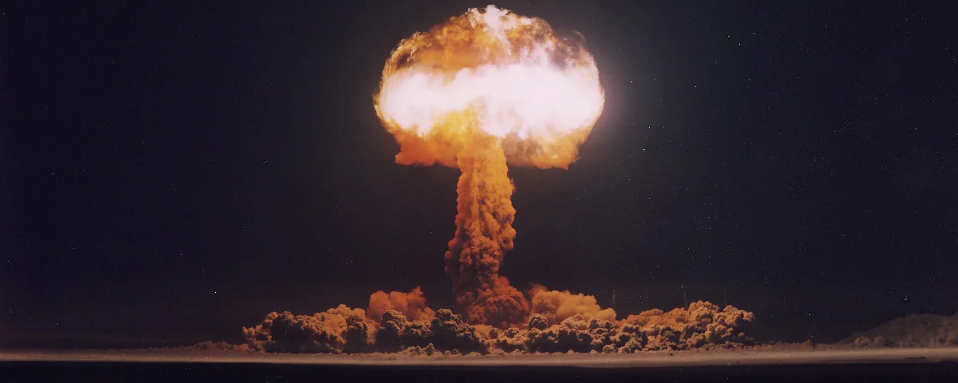 1978 — Ядерный взрыв «Вятка» (15 килотонн).. Ядерная бомба России взрыв. Воздушный взрыв. Взрыв ядерного оружия.