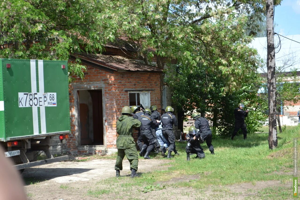 Пожар в воткинске. Известия на пятом. Новости 5. Новости 5. Встреча беженцев из донбасса в уфе башинформ фото.