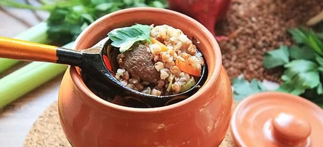 гречка с говядиной в горшочках в духовке. гречка с говядиной в горшочках в духовке. гречка с говядиной в горшочках в духовке. грибы с фаршем и гречкой в горшочках. гречка с мясом в горшочке.