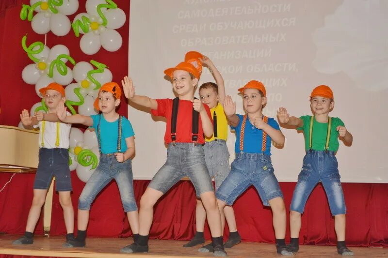 Авангардный костюм для мальчика. Сценки мальчикам. Сценки мальчикам. Сценарий на день рождения для детей. Сценки мальчикам.
