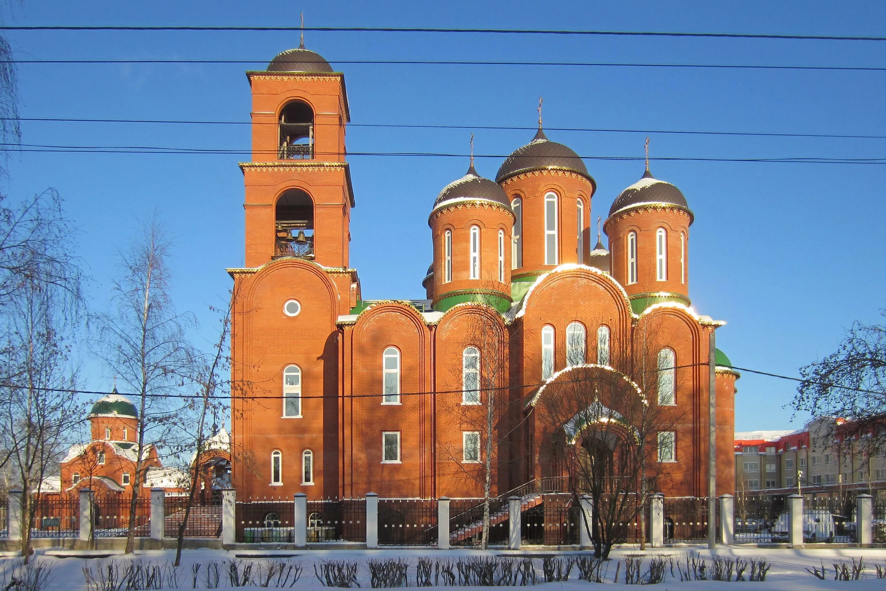 Храм Троицы Живоначальной Королев. Город Королев, Троицкий храм. Церковь Горького Королев. Троицкий храм Горького Королев.