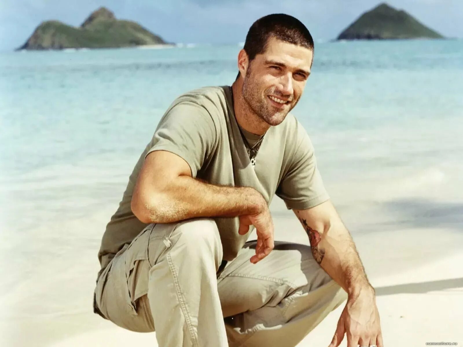 джеральд батлер. красивый мужчина в очках. мужчина 40. пирс броснан в очках. джерард батлер.