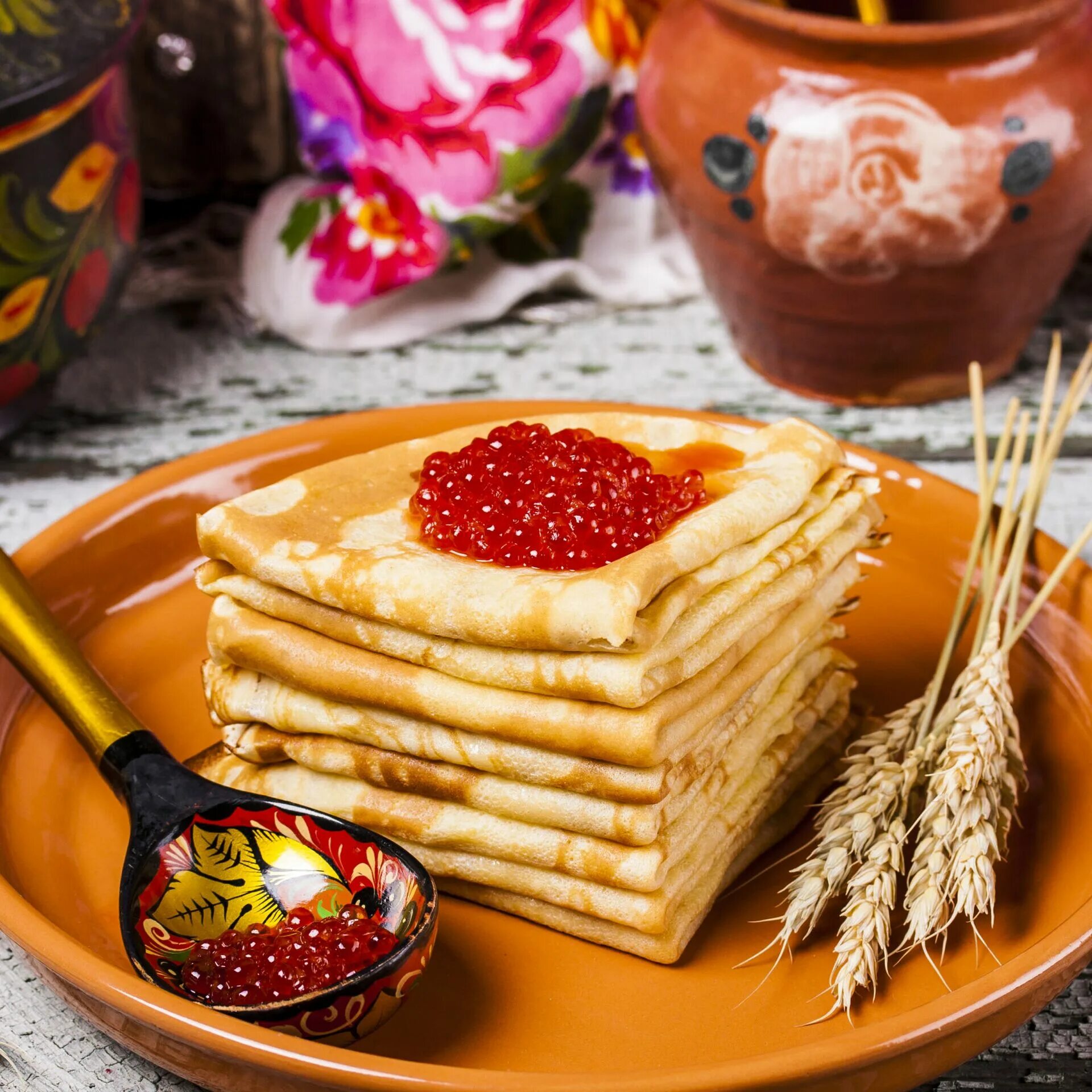 Стол с блинами на масленицу. Масленица. масленица. блины. традиционные блюда на масленицу. масленичные блины.