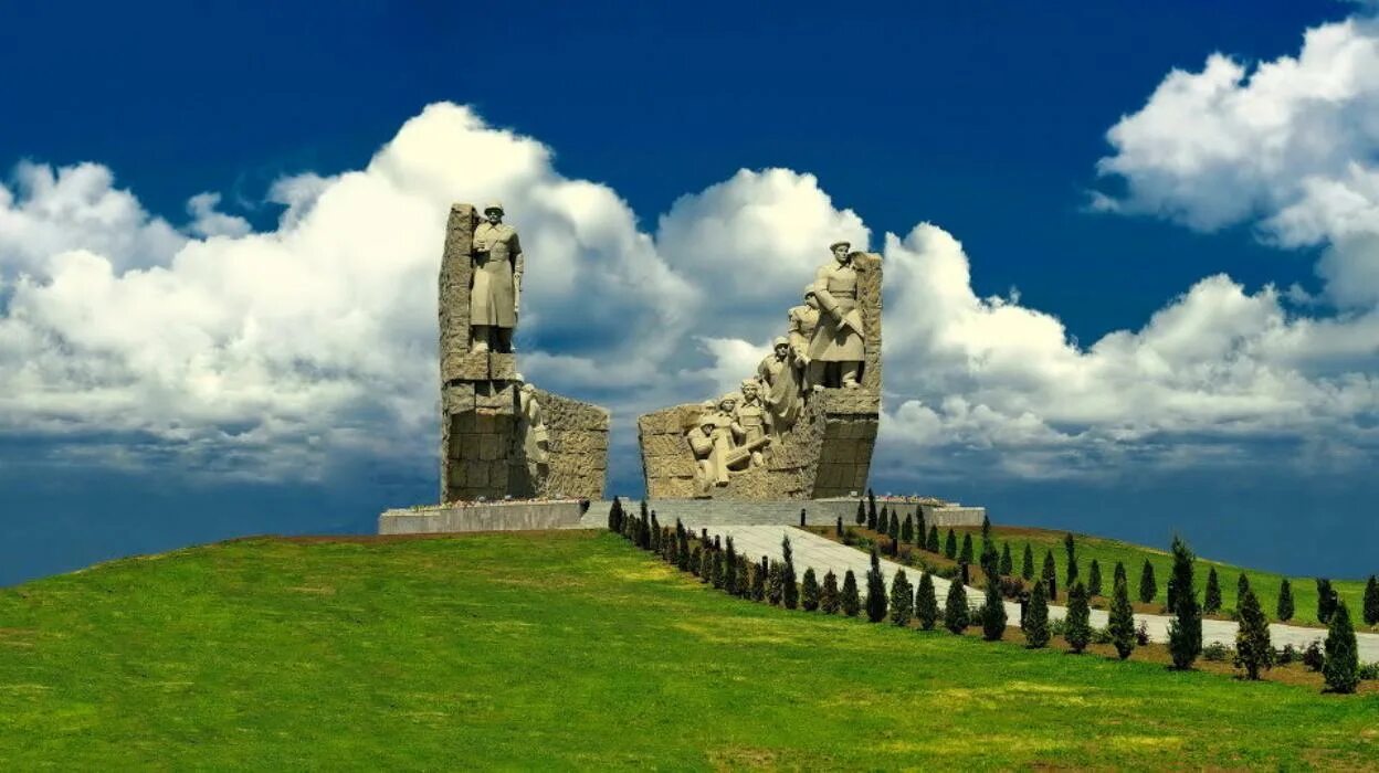 Самбек ростовская область. Мемориал самбекские высоты таганрог. памятник самбекские высоты таганрог. самбек таганрог музей. памятник самбекские высоты ростовская область.