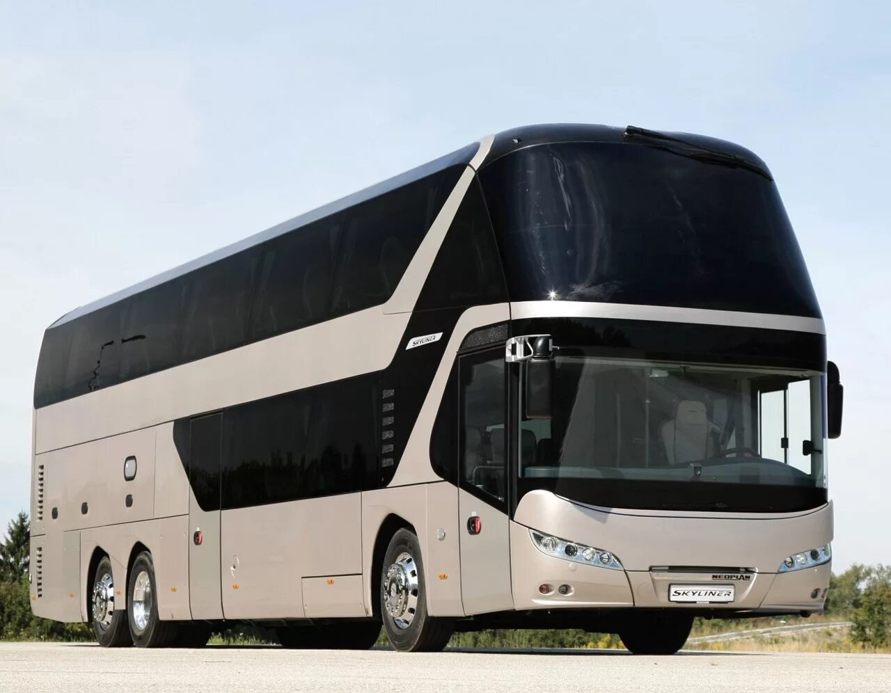 Туристический автобус Neoplan. Автобус двухэтажный Неоплан. Междугородный автобус Неоплан. Автобус Neoplan Skyliner. Перевозка пассажиров межгород