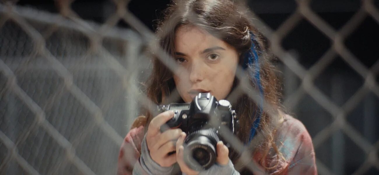 Girl i remember. Oh my girl remember me. Girl i remember. Тянка на фоне неба. First girl i loved фильм 2016.