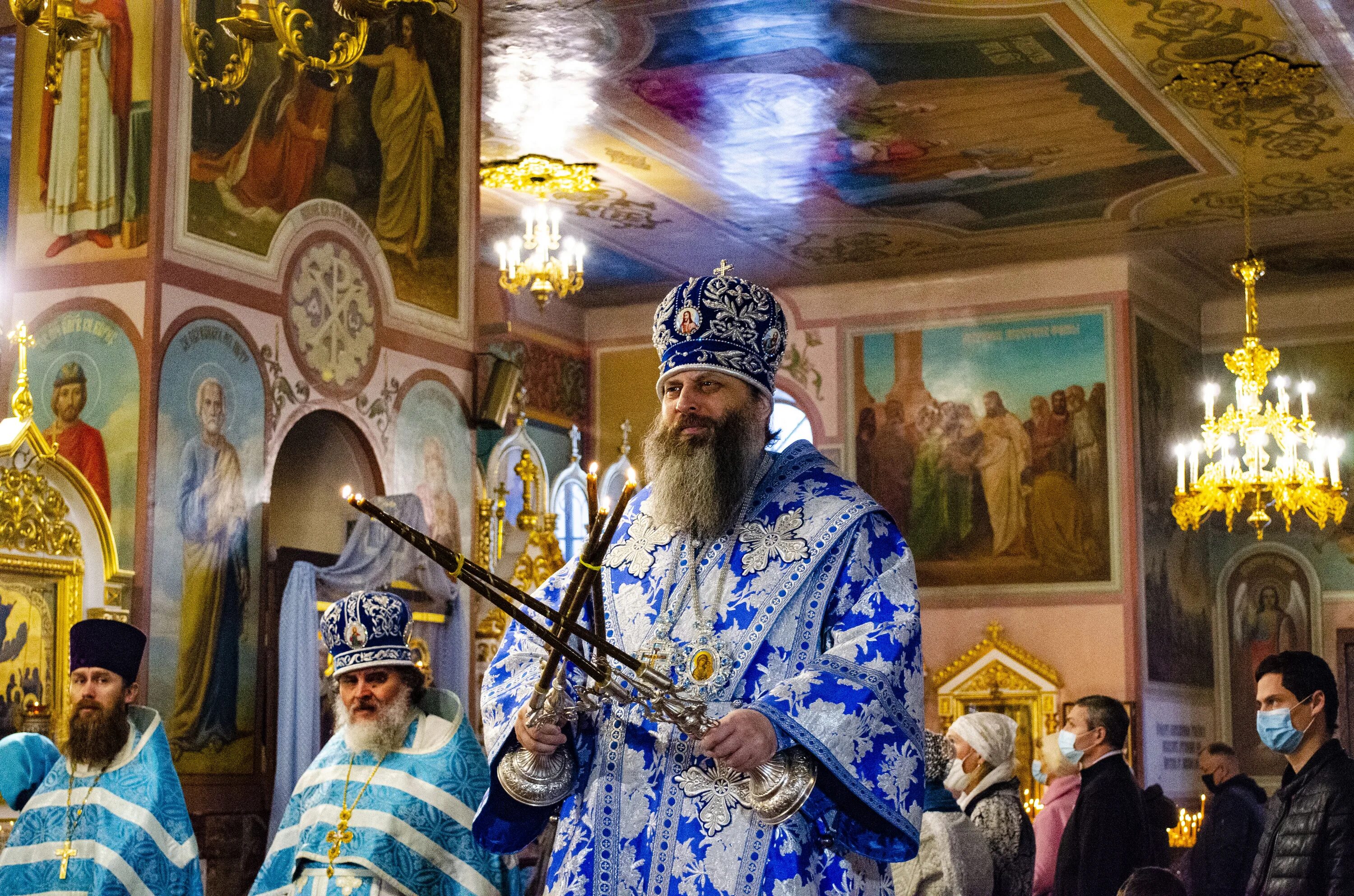 вознесенский собор новосибирск. “христово всенощная” сюжет. рождество новосибирск вознесенский собор. рождество христово служба в храме христа спасителя 2022 рождества. вознесенский собор новосибирск архиепископ.