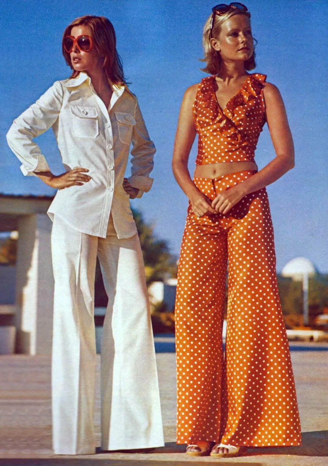 70 ые годы. Мода 70-х годов женщины Америка. Стиль клеш 70е. 1970е годы мода ABBA. Штаны клеш 70е.