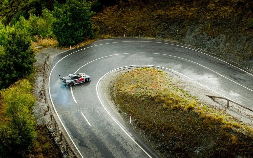 Mazda RX 7 Red bull Drift. Дрифт трассы в Японии. Извилистая дорога. Автомобили на серпантине. Поворот машина слушать