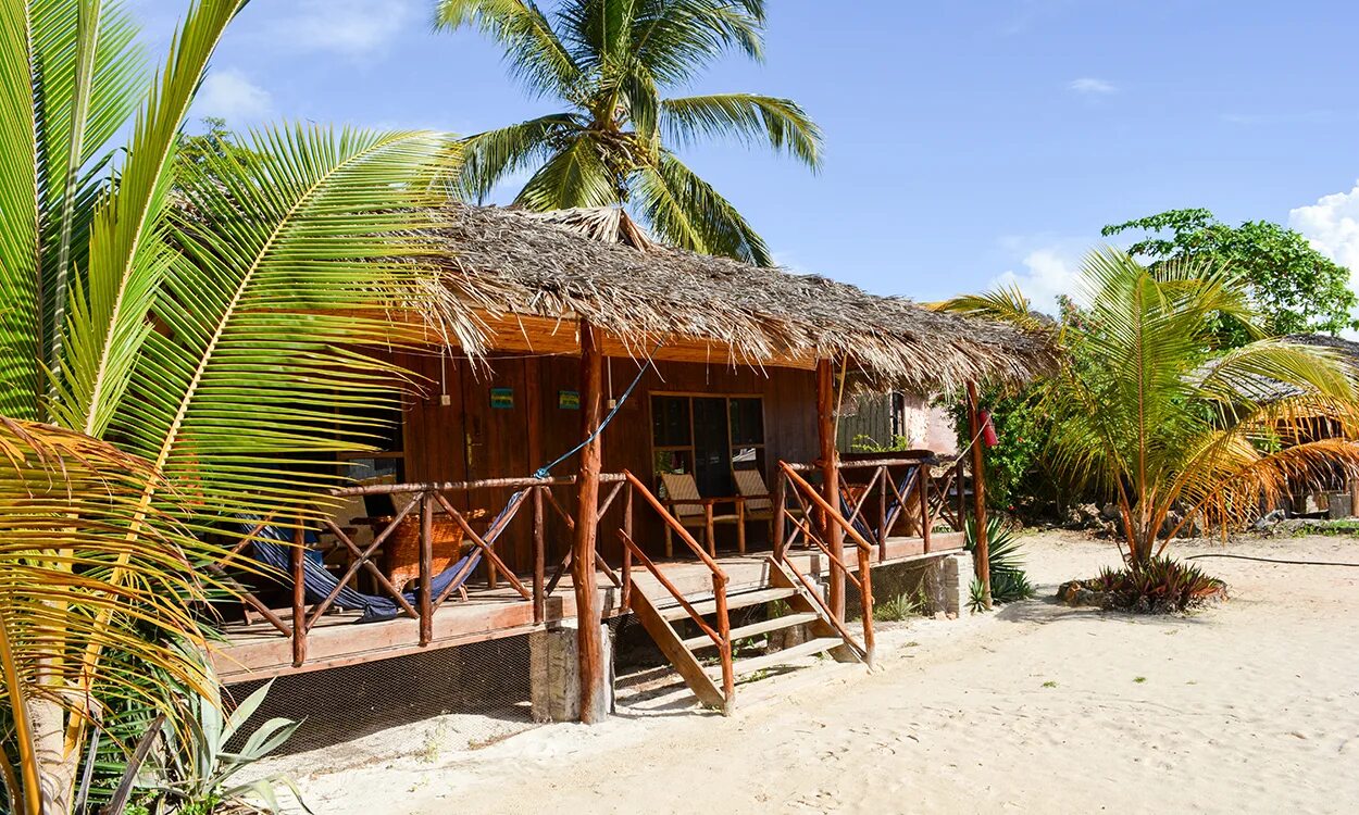 Пляж кендва занзибар. Tropicana kendwa beach 3*. Тропикана занзибар. Отели на пляже кендва занзибар. Тропикана занзибар.