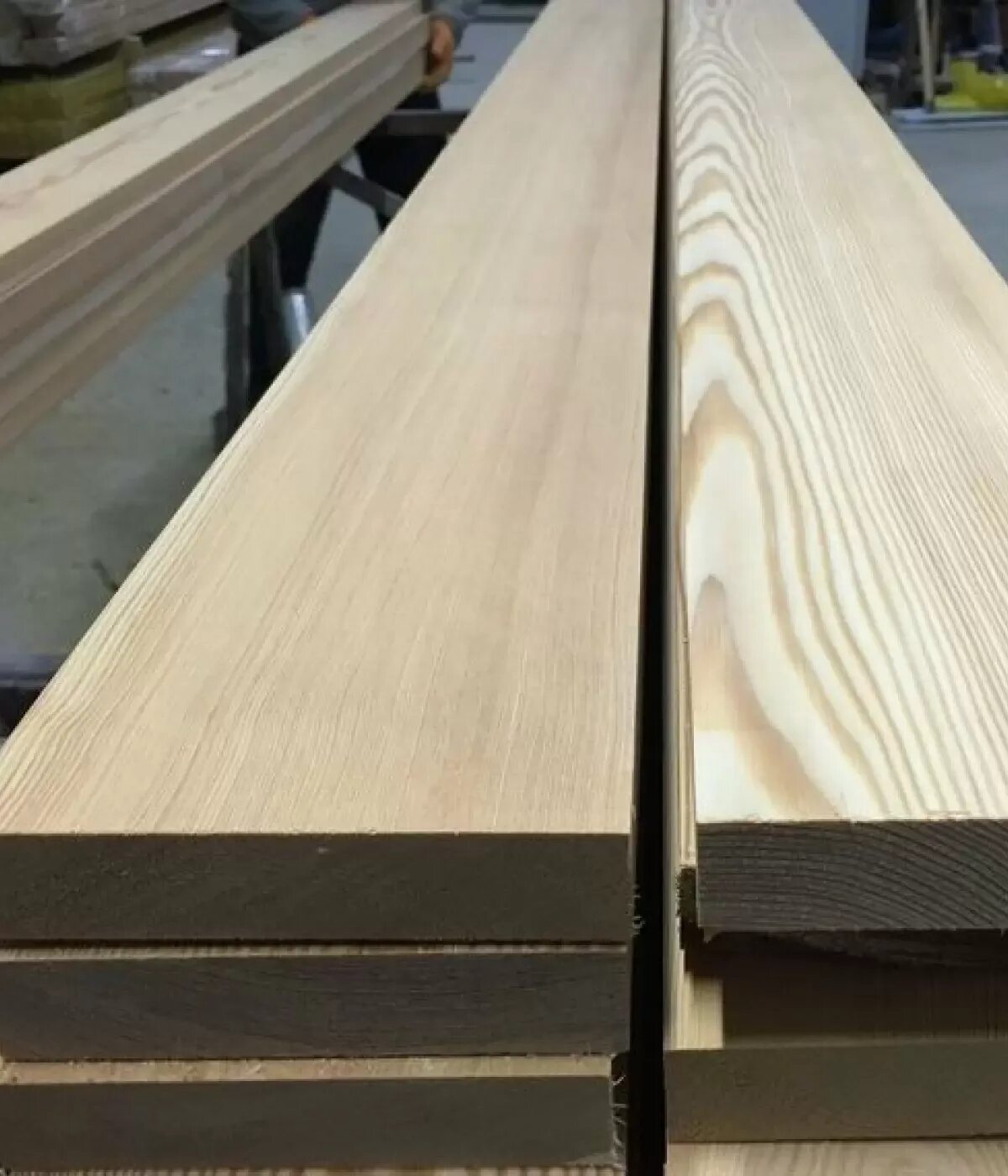 Лиственница палуба 45*145 *6000. Доска лиственница 150х3х6000. Доска строганная 40х95х3000. Доска лиственница 50*150. Строганный лиственница.