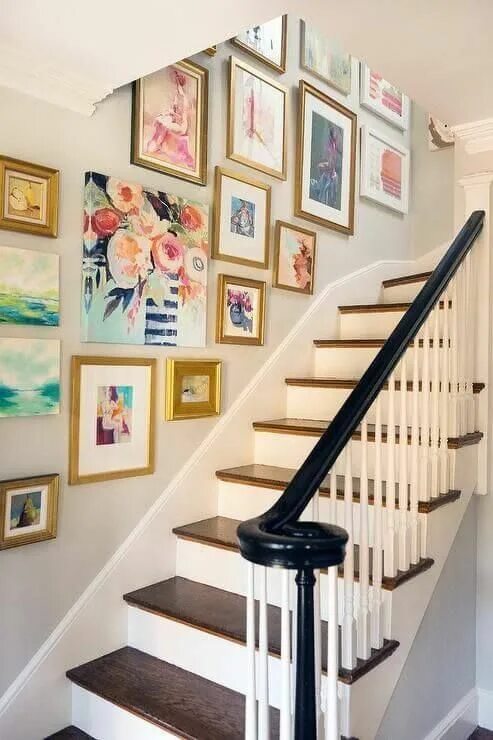 Оформление стен лестниц в доме Staircase Styles: What You Need to Know to Step it Up Staircase wall decor, Stai