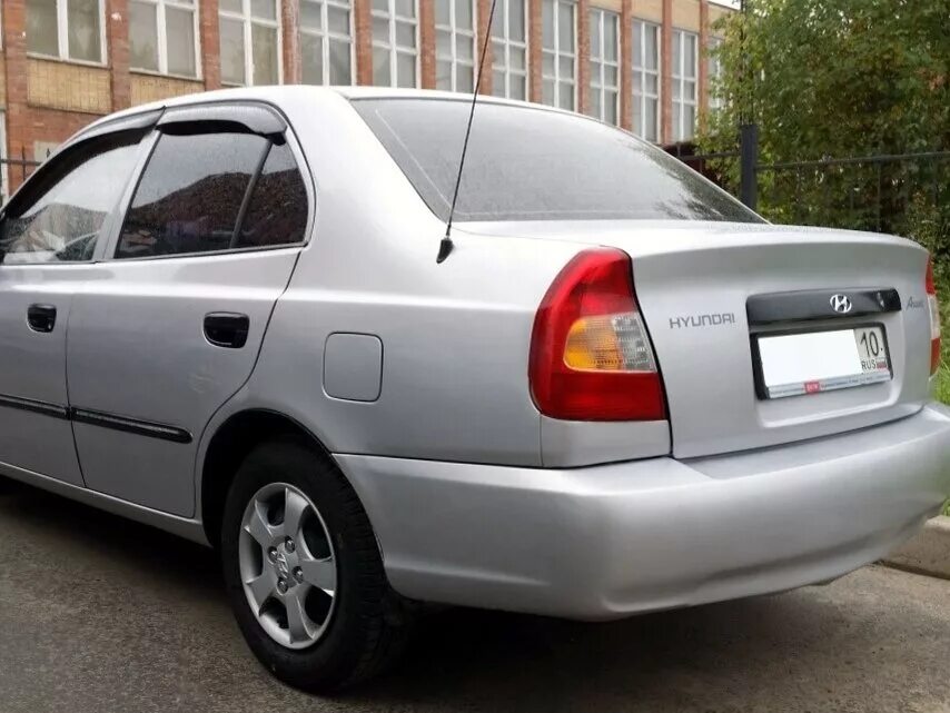 Хендай акцент драйв 2. Hyundai accent серебристый на дисках. Hyundai accent 5. Hyundai accent hatchback 2000. Hyundai accent 2007 тагаз.