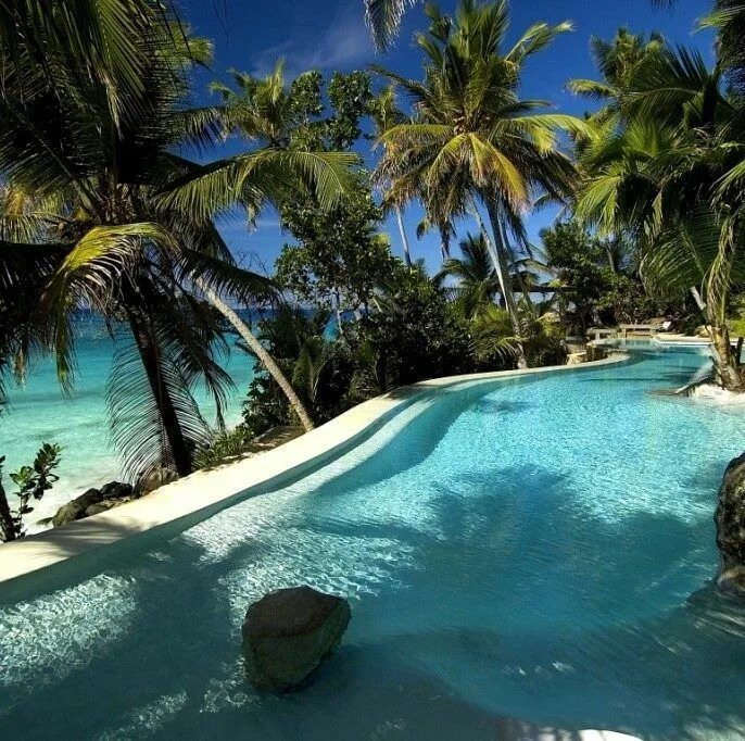 Dusit thani maldives 5*. Lux south ari atoll 5 мальдивы. Райский атолл. Бора бора на таити. Райский остров бора бора.