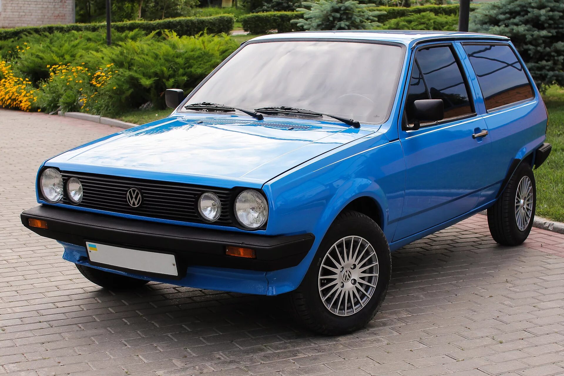 Vw polo 2. VW Polo mk2. Volkswagen Polo 2 поколения. Фольксваген поло 1982. WV Polo 2 Coupe.