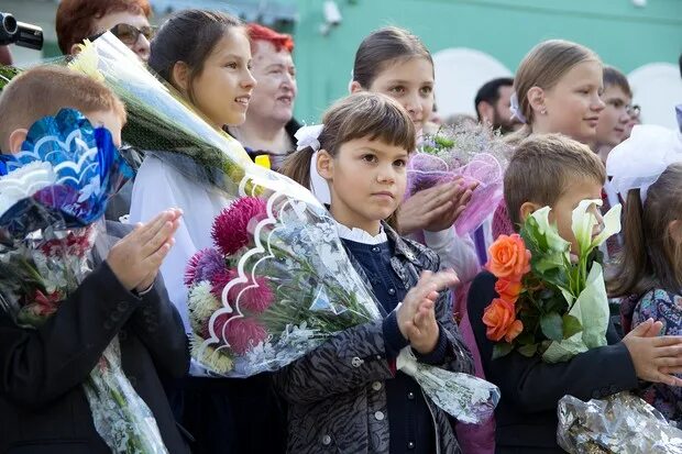 Православная гимназия муром учителя. Православная гимназия василия рязанского. Гимназия андрея рублева электросталь. Гимназия андрея рублева электросталь. Электросталь электронный православная.