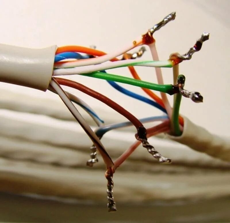 Наращивание проводов. Скрутка кабеля ТПП 10*2. Скрутка UTP кабеля. Соединение ЮТП кабеля. Электромонтаж соединитель витой пары.