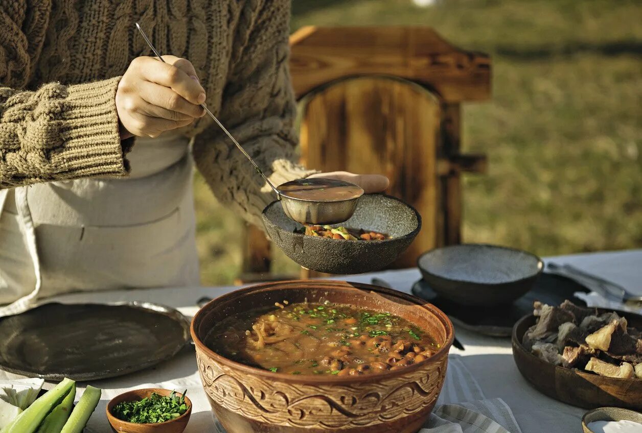 Блюда ингушетии. Вайнахская кухня. Чеченская Республика национальные блюда. Чеченская еда Национальная. Чеченская народная кухня.