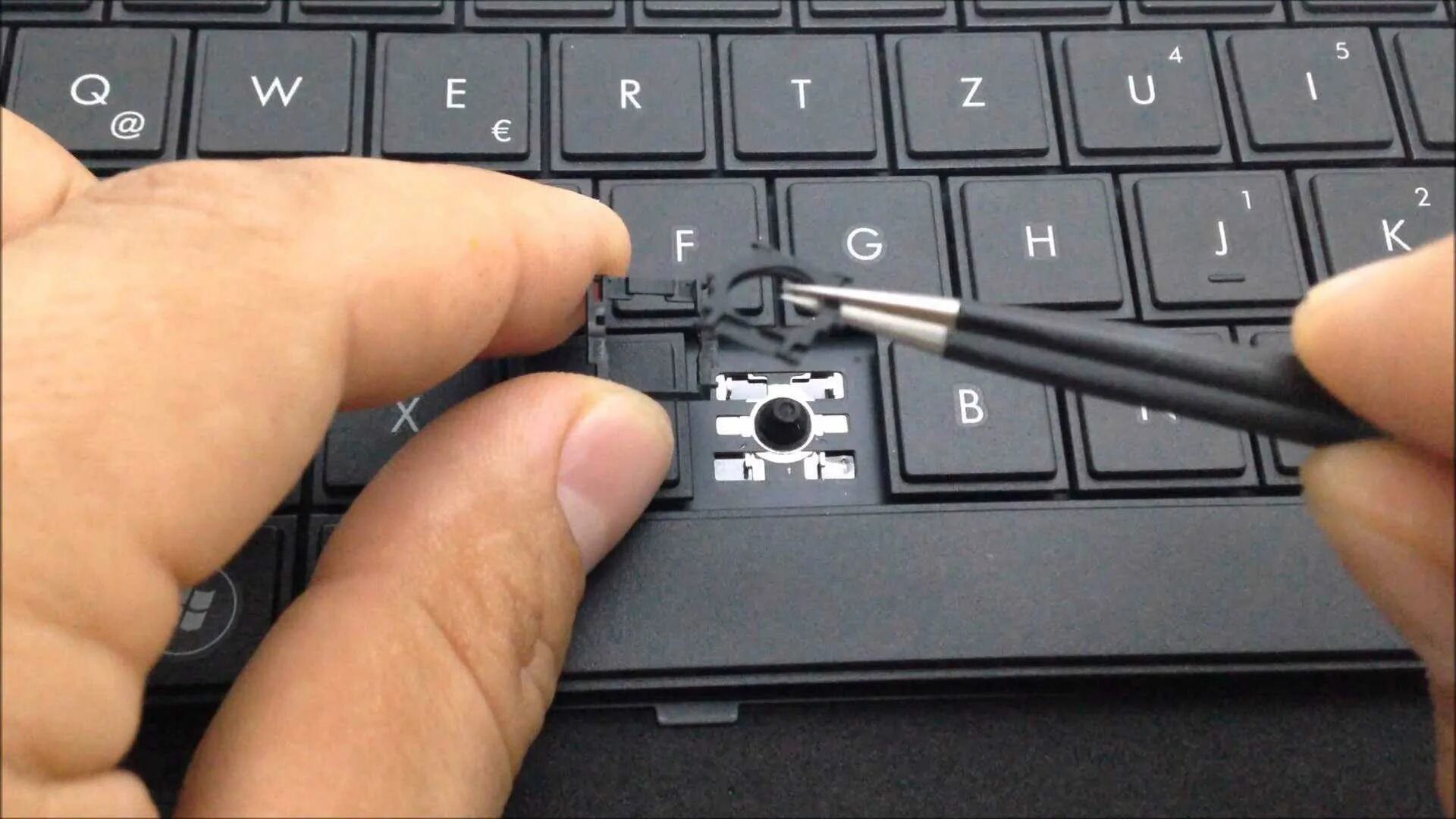 Как сменить клавиатуру на ноутбуке. Как снять клавишу с клавиатуры ноутбука Acer. Кнопки ноутбука. Починить клавиатуру на ноутбуке. Починить клавишу на ноутбуке.