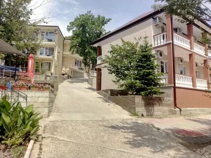 Широкая щель отели