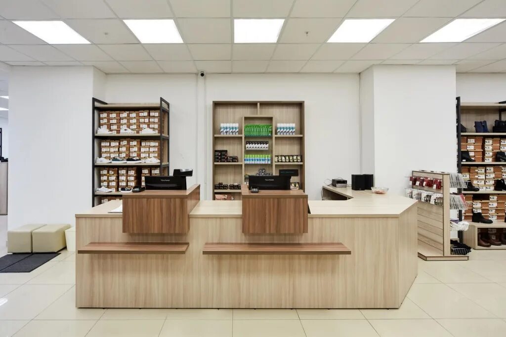 оформление кассы. оформление кассы. кассовая стойка для магазина продуктов. оформление кассы. прикассовая зона в магазине одежды.