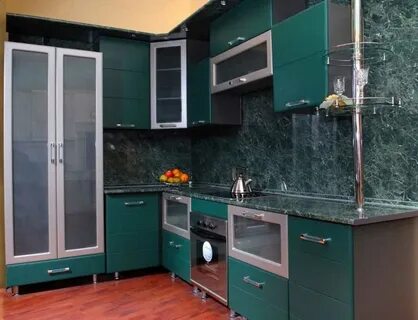 Гарнитура изумрудного цвета