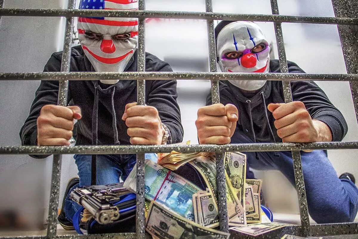 Грабеж банка. Ограбление банка. Разбой. Нанять грабителей. Преступник профессионал.