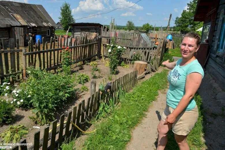 Переехали из города в село. Баба переехала в деревню. Перебрались из города в деревню. Переехал в деревню. Переехал из города в деревню.