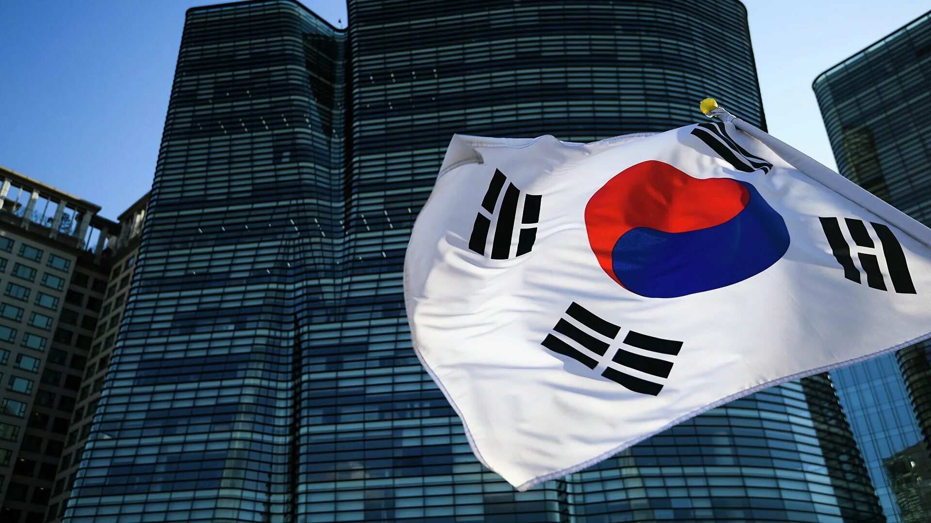 Флаг Сеула Южная Корея. Жанубый Корея флаг. МИД Республики Корея. Сеул с флагом Кореи.