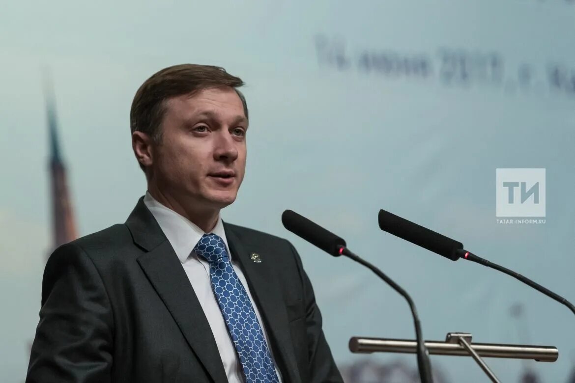 Министр промышленности и торговли рт. Министр промышленности рт. Министр промышленности рт. Каримов зам министра промышленности. Министр промышленности рт.