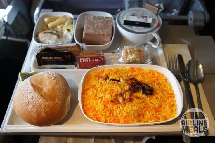 Эмирейтс питание на борту. Питание на рейсах flydubai. Flydubai питание на борту. Питание на самолете москва дубай флай дубай. Флай дубай питание.
