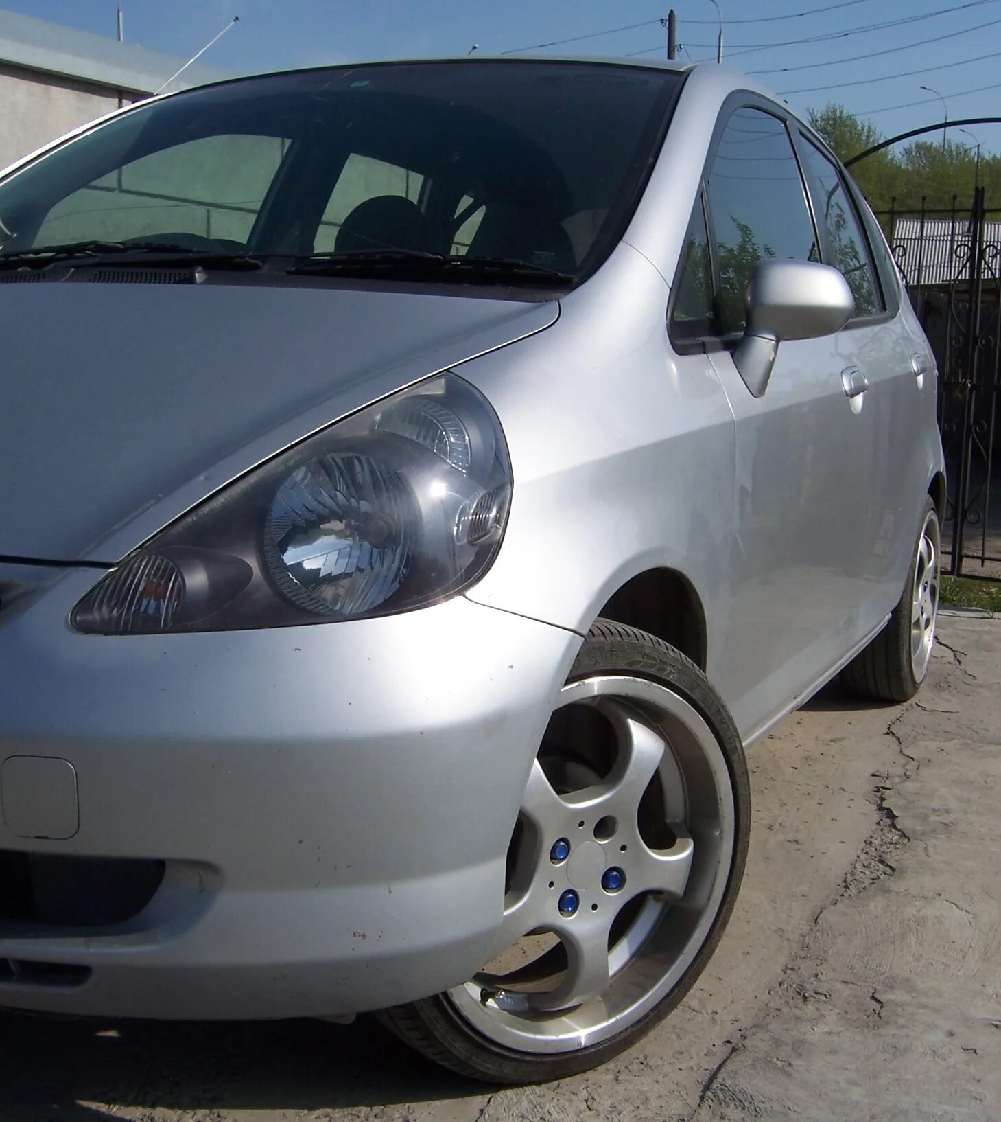 Хонда фит 2003 1.3. Хонда фит 1.3 2001. Хонда фит 17. Honda Fit колеса r17.