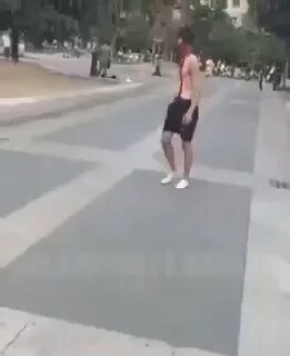 Влетел с двух ног