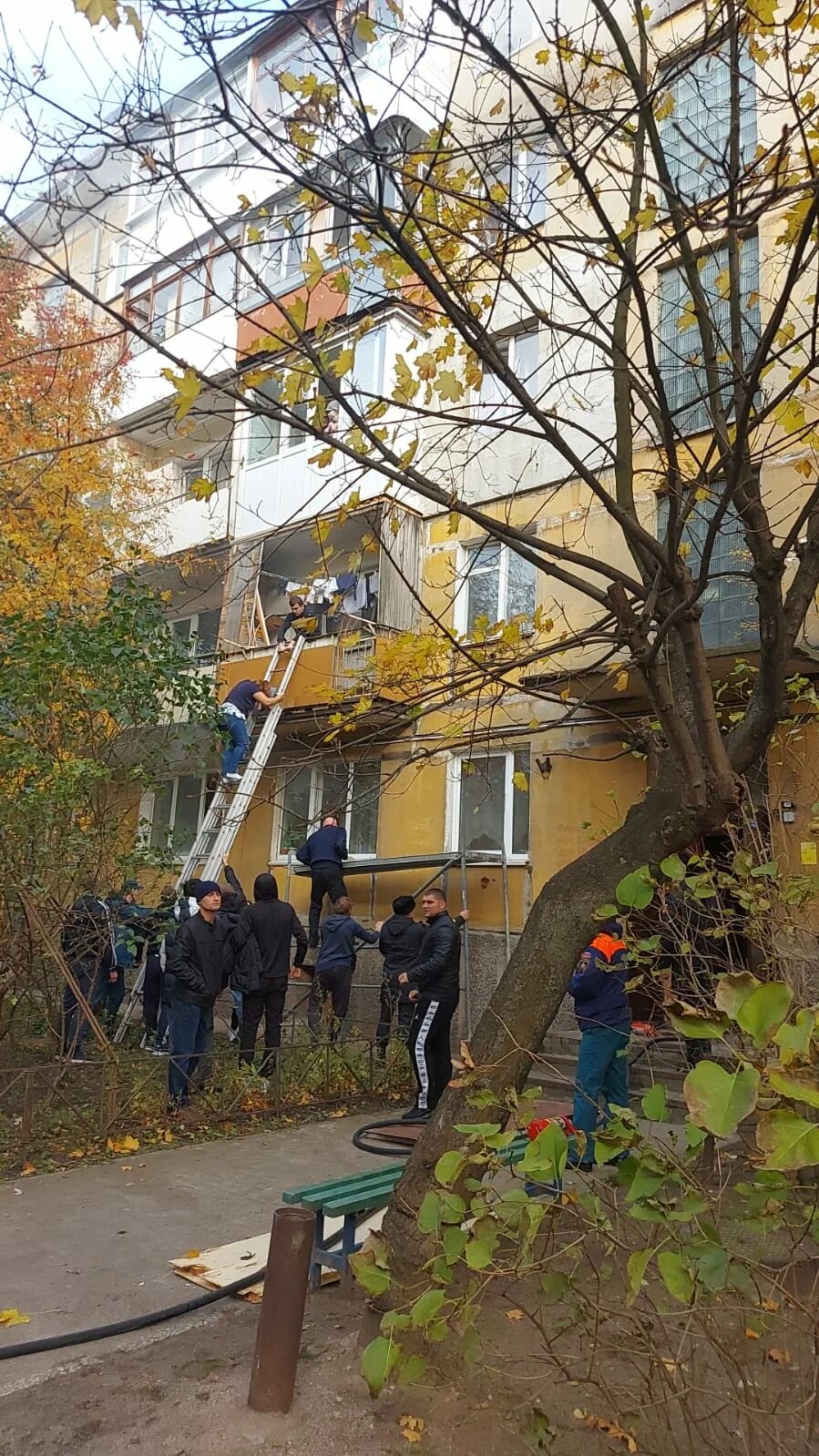 В балтийске газ взорвался. Что произошло в балтийске. Дом после взрыва. Что произошло в балтийске. Что произошло в балтийске.