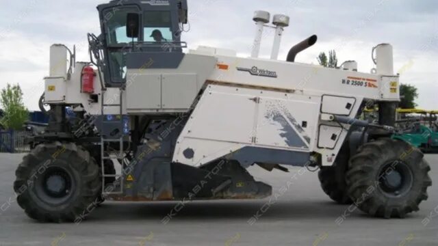 Ресайклер техника. Ресайклер wirtgen wr 2500. ресайклер wr 250. ресайклер wirtgen wr2000. wirtgen wr 250 фреза.
