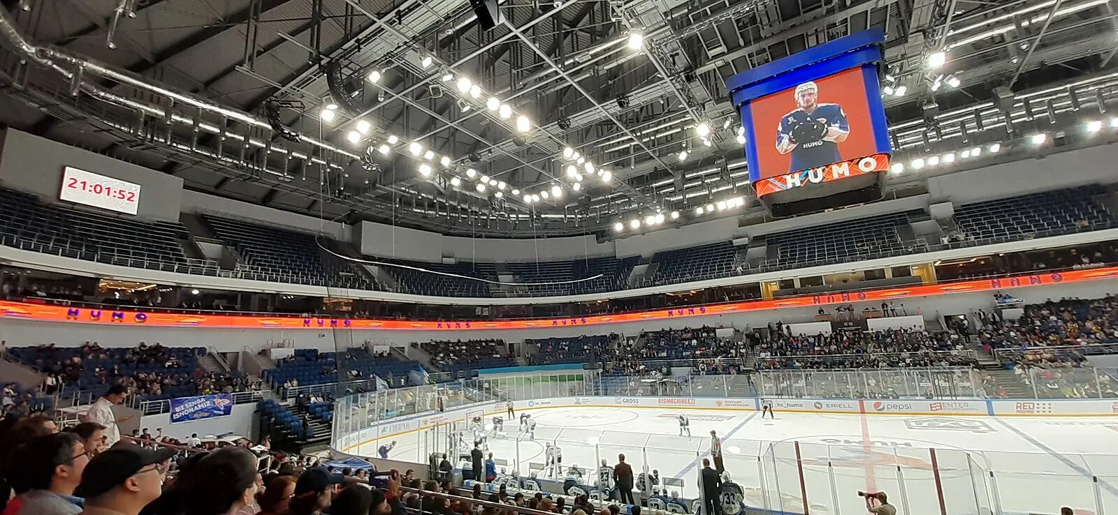 Humo arena. Ледовый дворец Хумо Арена. Ледовая Арена Ташкент. Хумо Арена в Ташкенте. Ледовая Арена Хумо в Ташкенте.