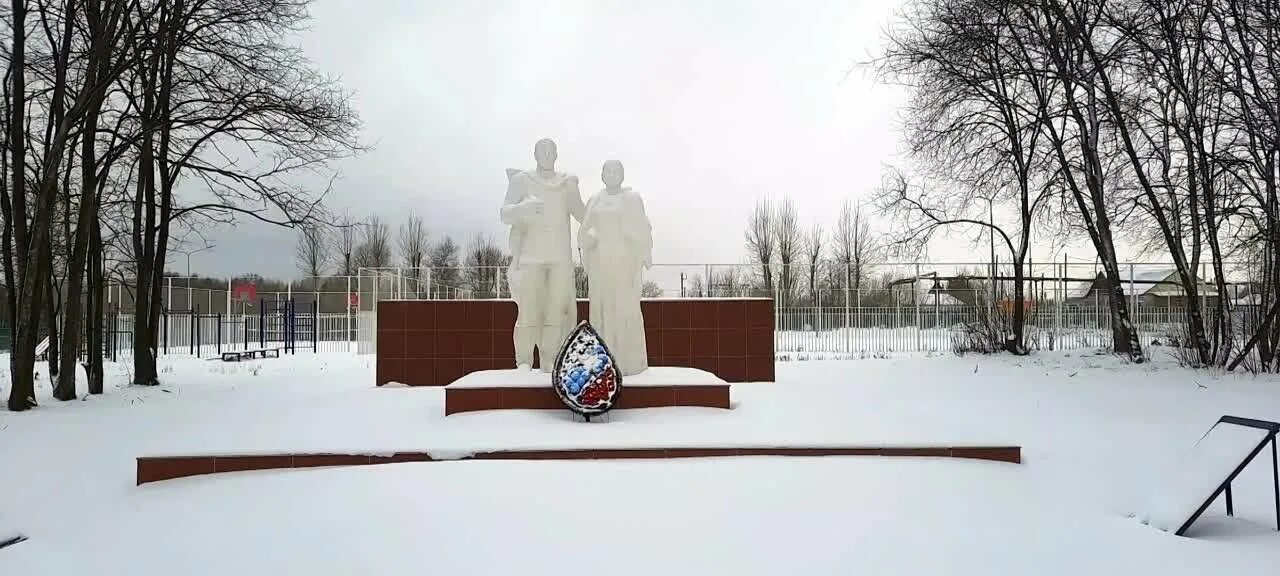 Погода платошино пермский край на 10 дней. Платошино пермский край население. Погода платошино пермский край на 10 дней. Усадьба преображенская курашим. Сквер платошино.